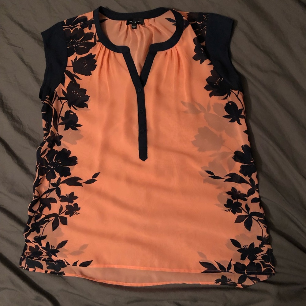 Beautiful sheer floral blouse - L